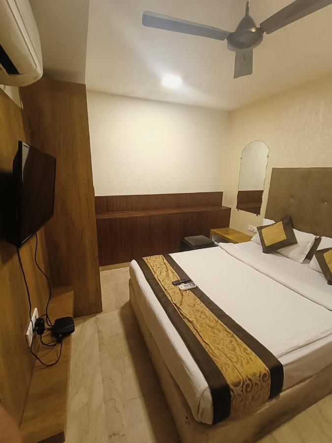 Colaba Suites - Near Taj Hotel, Bombaj Zewnętrze zdjęcie