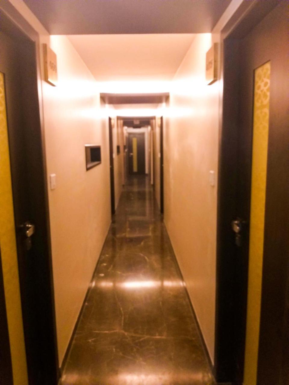 Colaba Suites - Near Taj Hotel, Bombaj Zewnętrze zdjęcie